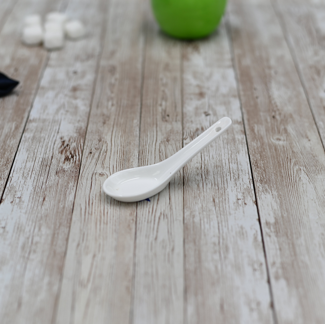 Wilmax Fine Porcelain Spoon, 4 in / 10.5 cm