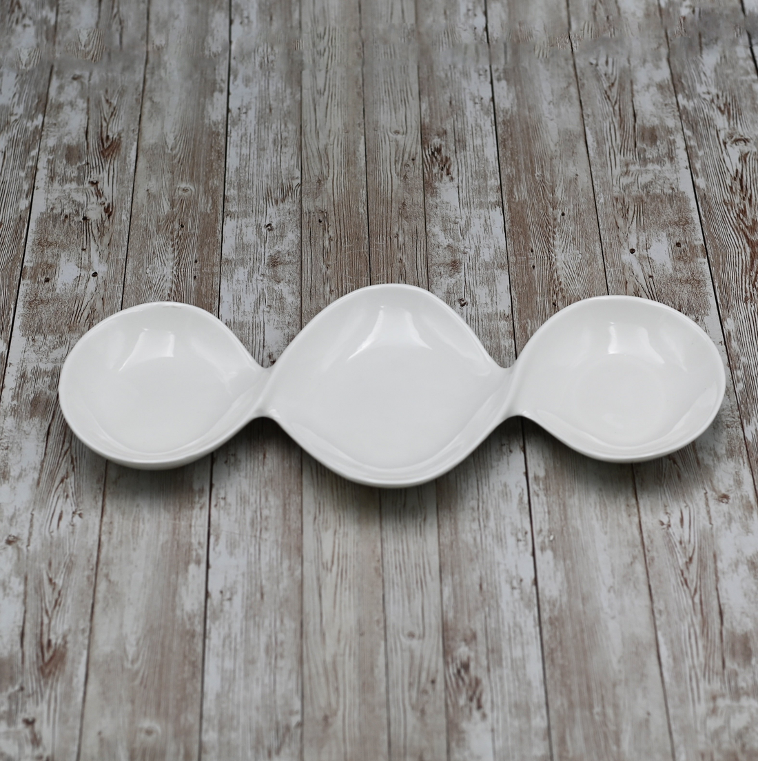 Wilmax White Porcelain 3-Compartment Round Divided Dish, 14.5 in
