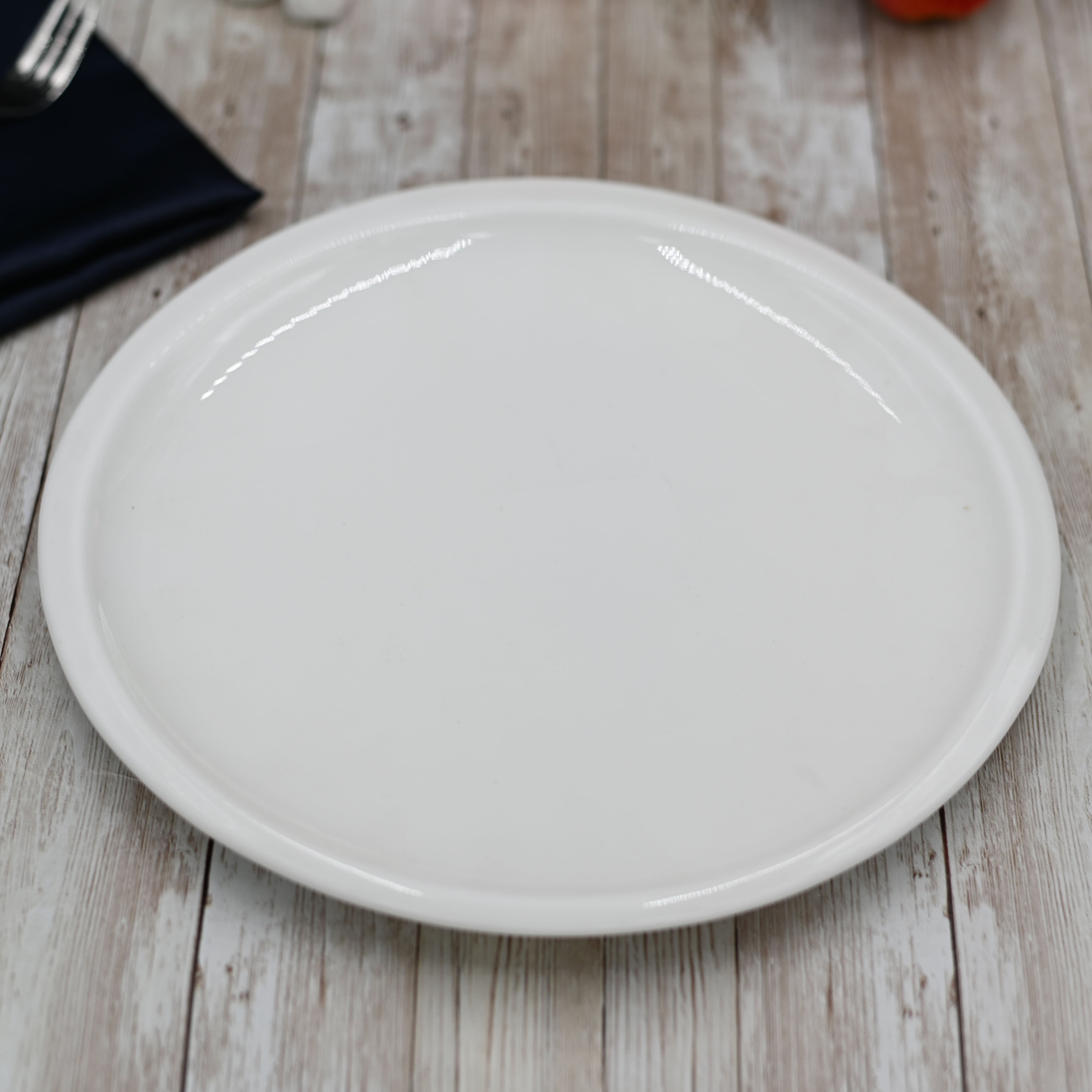 Wilmax Porcelain Round Dinner Plate, 10.5 in