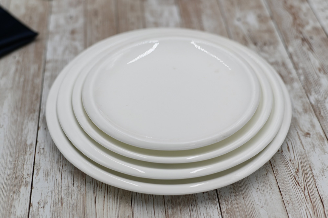 Wilmax Porcelain Round Dinner Plate, 10.5 in