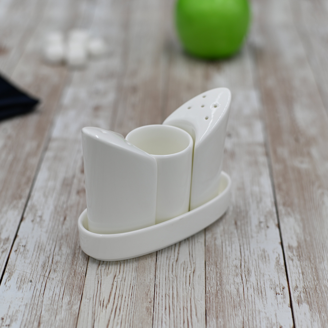 Wilmax Porcelain Salt & Pepper Set