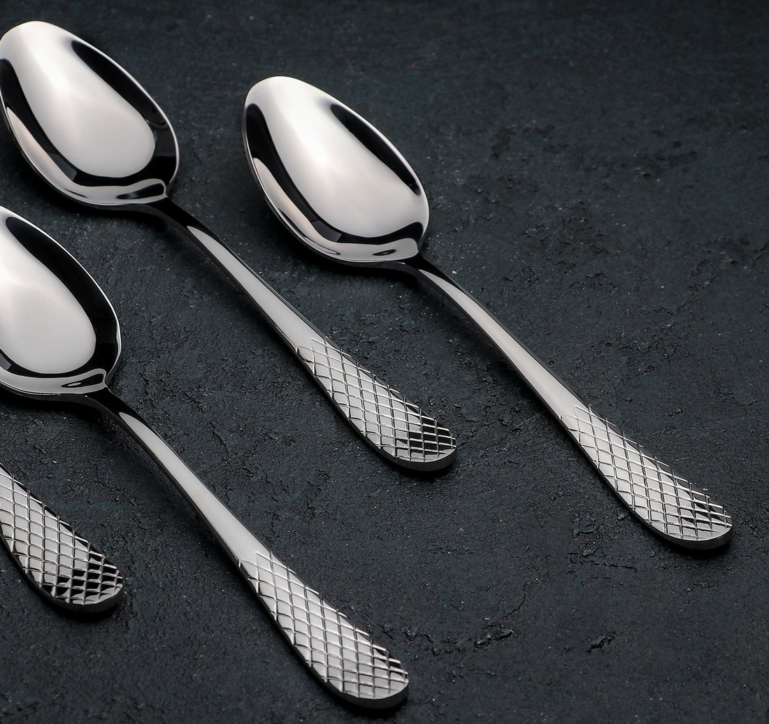Wilmax Dinner Spoon, 8 in / 21 cm