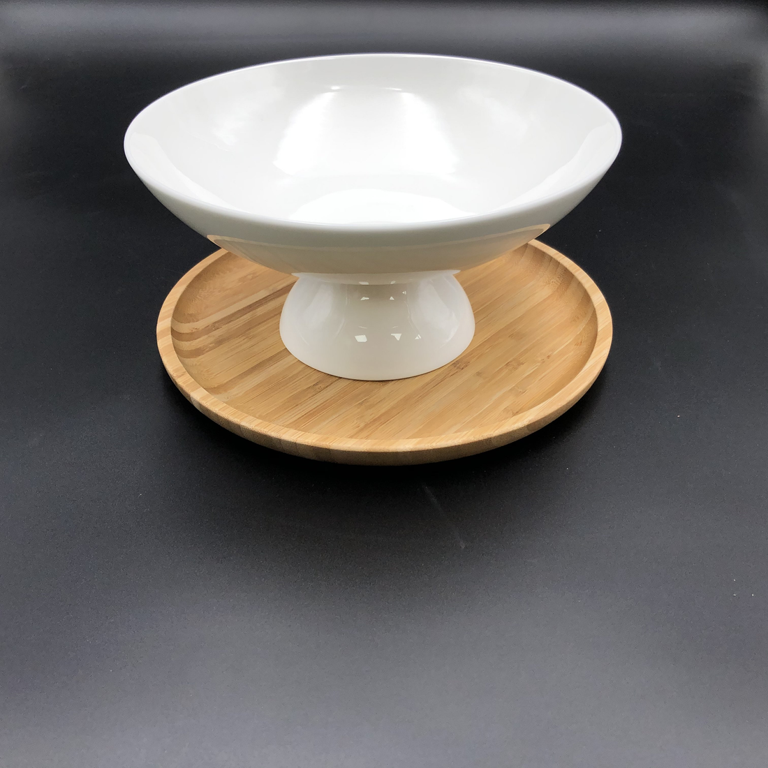 Wilmax Porcelain Fruit Vase with 10 in Bamboo Tray