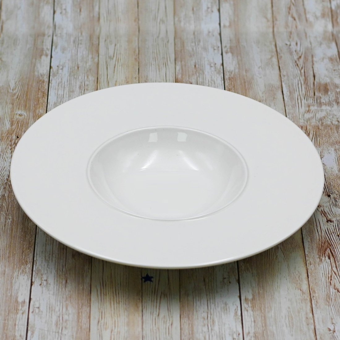 Wilmax Porcelain Deep Plate, 11 in / 280 ml