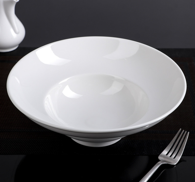 Wilmax Porcelain Deep Plate, 9.75 in / 470 ml