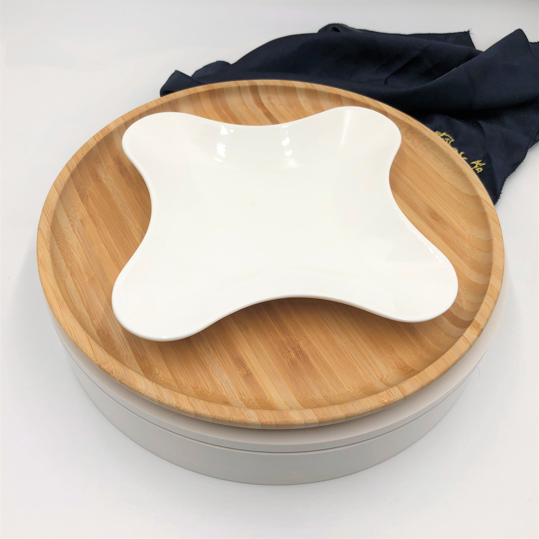Wilmax Bamboo and Porcelain 4-Sided Star Dish and Plate Set