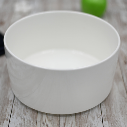 Wilmax Porcelain Serving Bowl, 9 in (123 oz / 3630 ml)