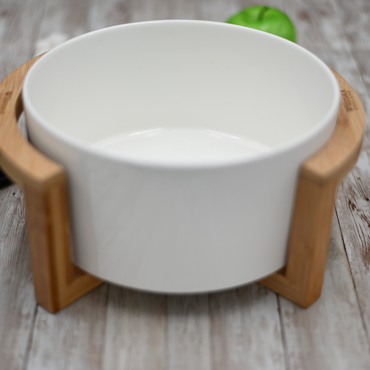 Wilmax Porcelain Serving Bowl, 9 in (123 oz / 3630 ml)