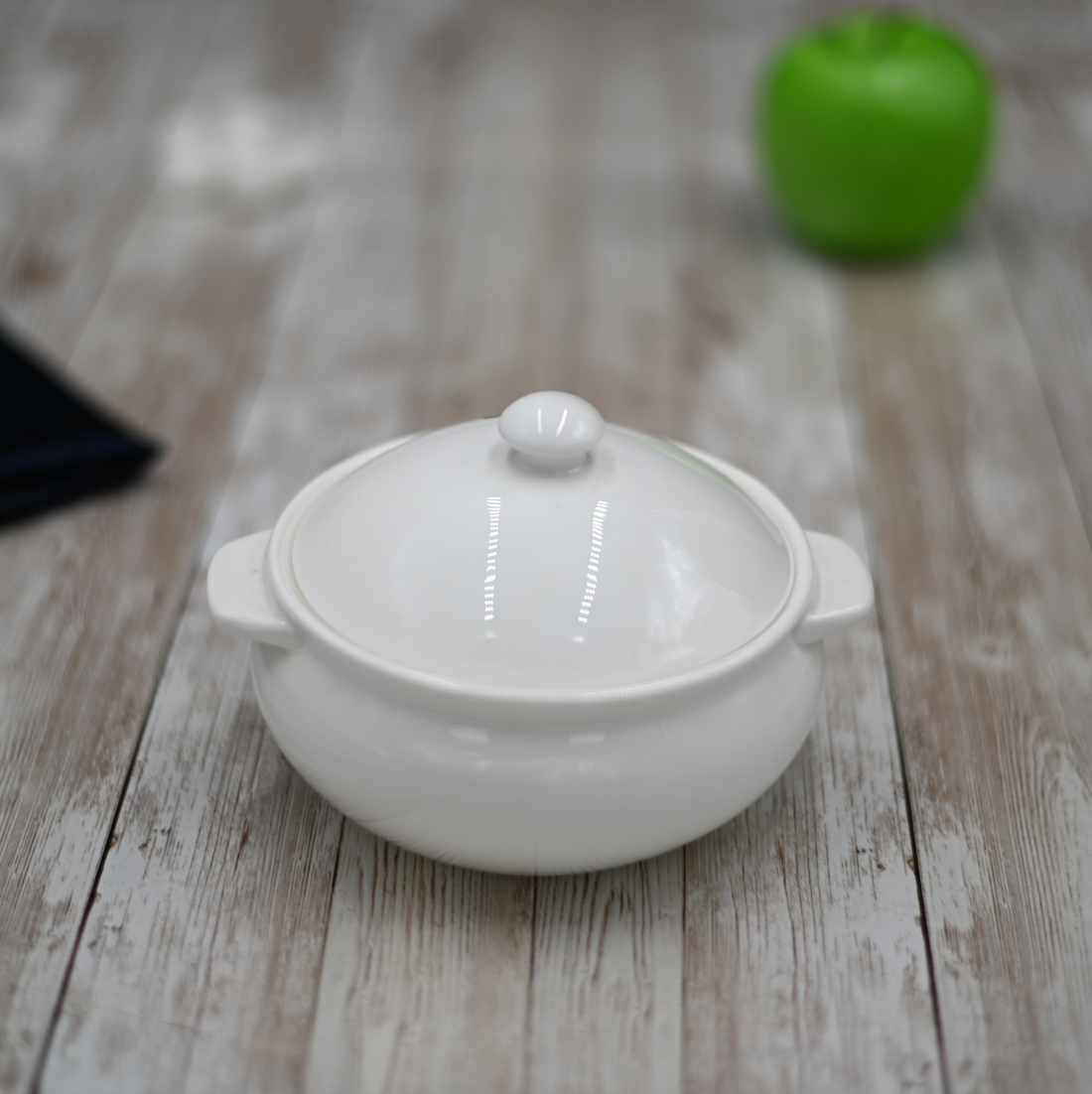 Wilmax Porcelain Baking Pot with Lid, 19 oz (550 ml)