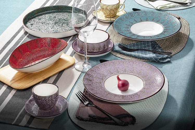 Wilmax Splash Violet Porcelain Deep Plate, 9.5 in