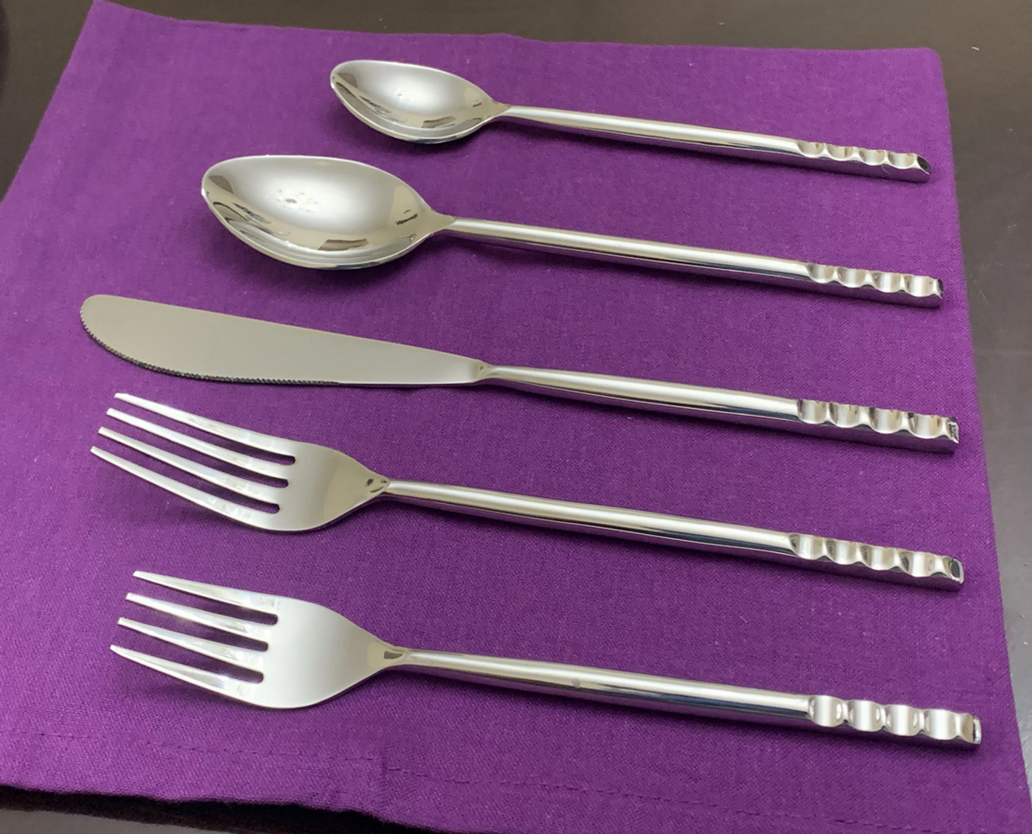 Vibhsa 20-Piece Flatware Set, Service for 4, Silver