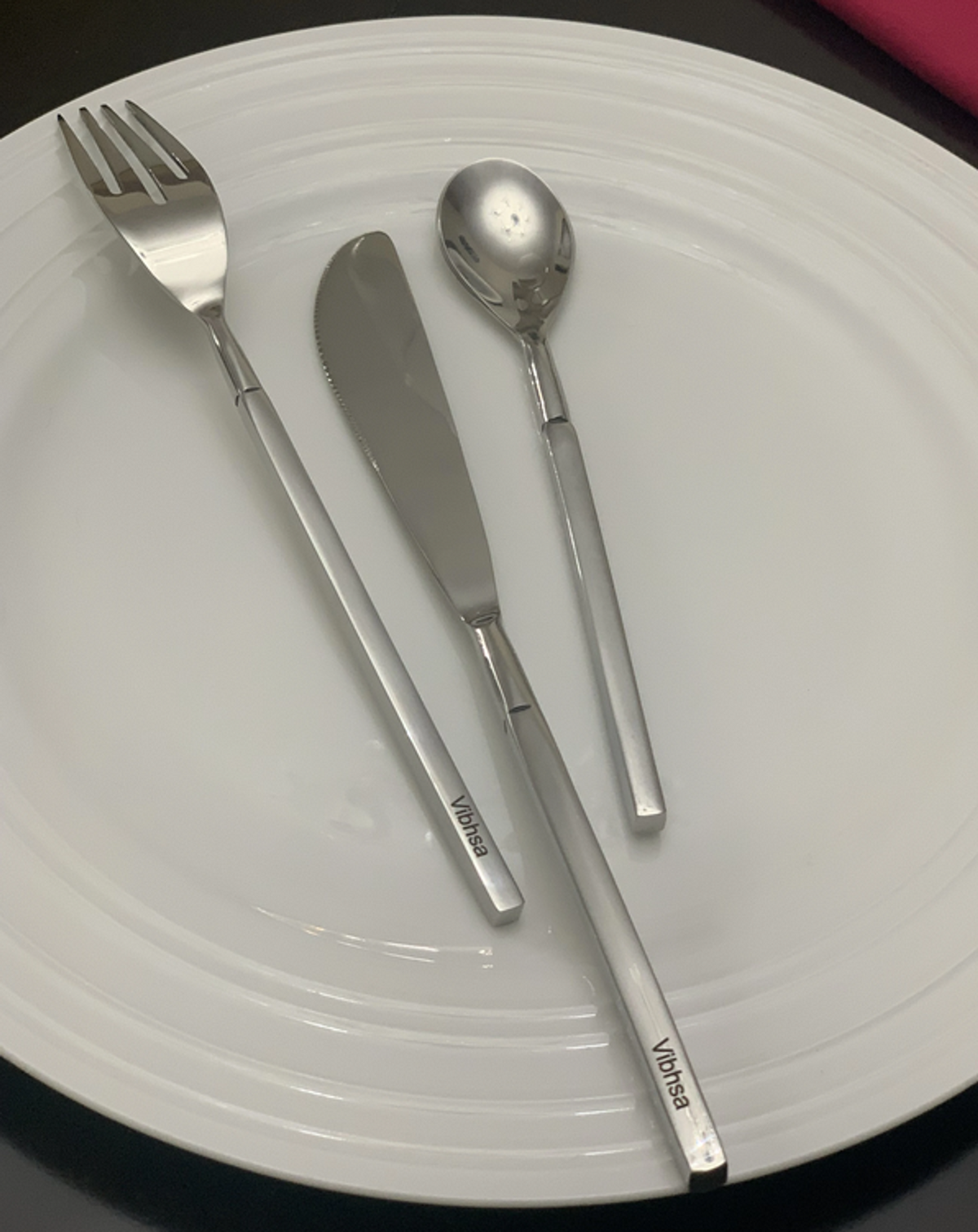 Vibhsa 18-Piece Flatware Set, Service for 6, Silver