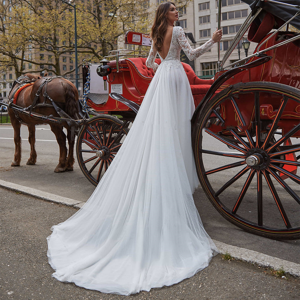 New lightweight wedding dress in white