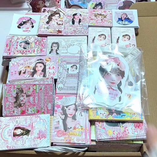 Fan Merchandise Set with Collectibles product image 1