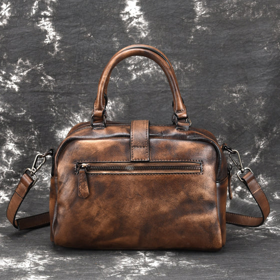 Leather crossbody bag side profile detail