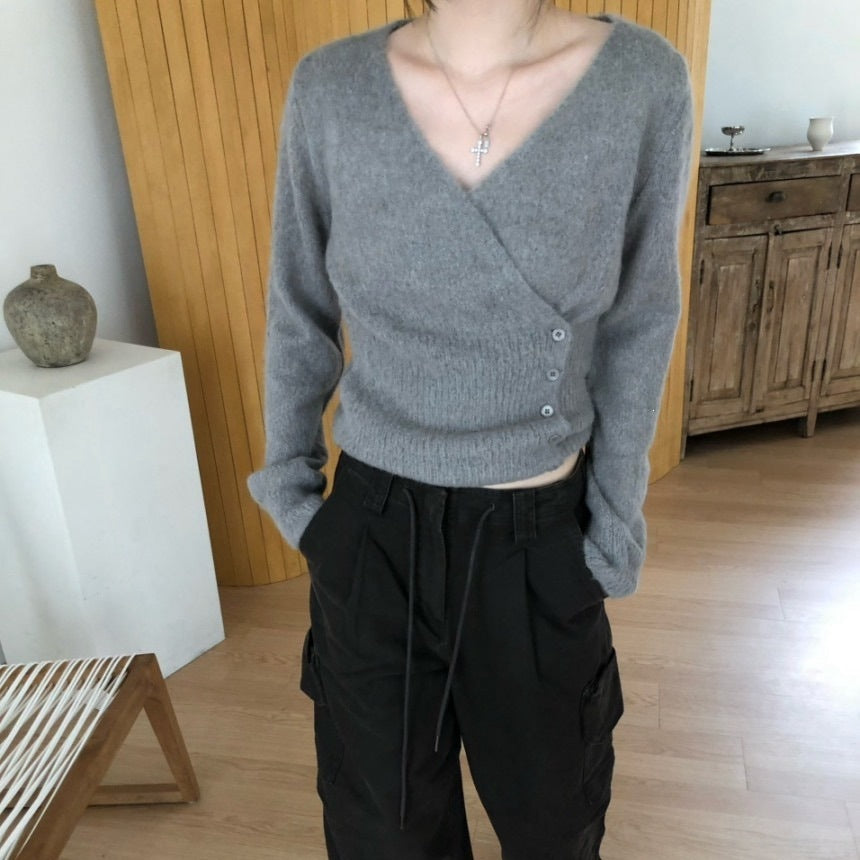 Women's V-neck knit sweater with diagonal button placket, photo 3