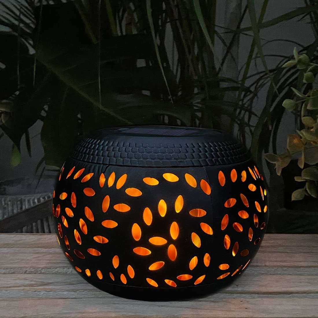 Solar desk lamp