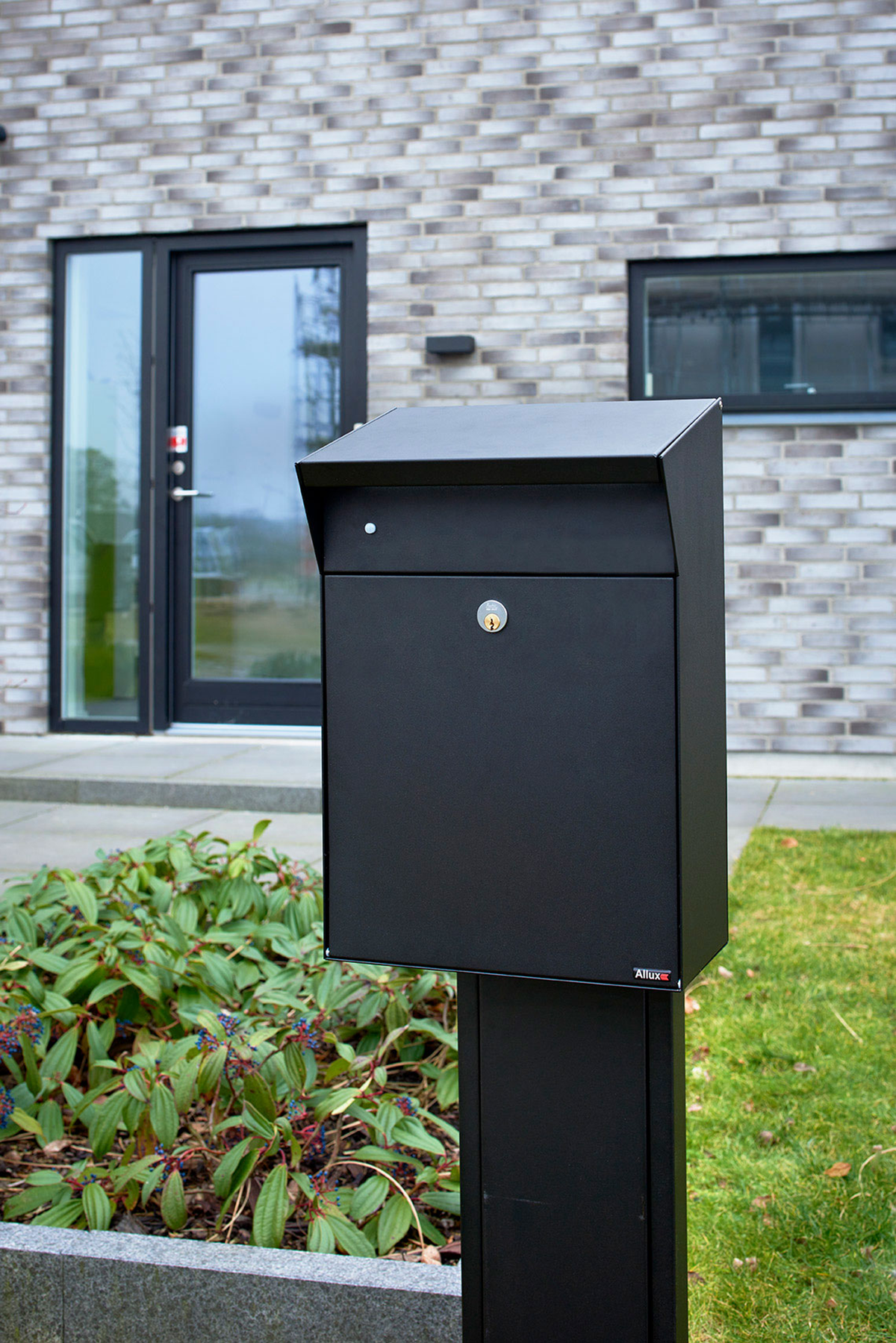 Allux Bjorn Wall-Mounted Parcel Box with LED Light, Black