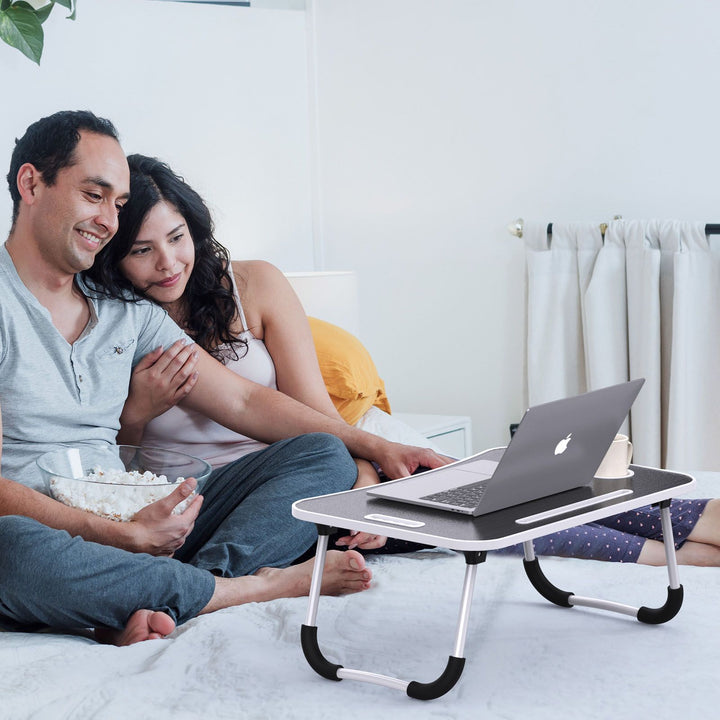 Side profile of the table with folding legs extended
