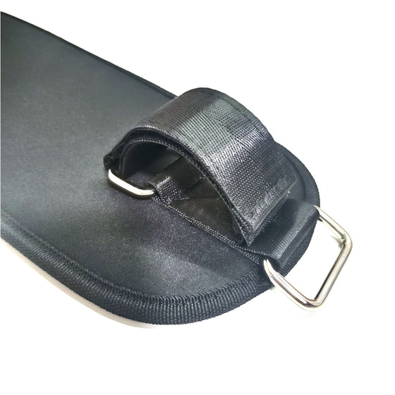 Hip thrust belt adjustable closure detail