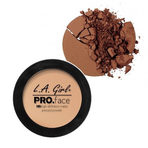 Matte face powder finish on the cheek and forehead