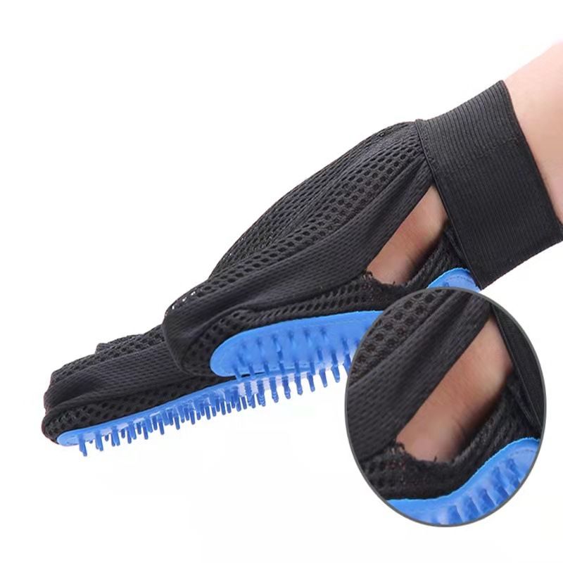 Pet grooming glove with collected loose fur
