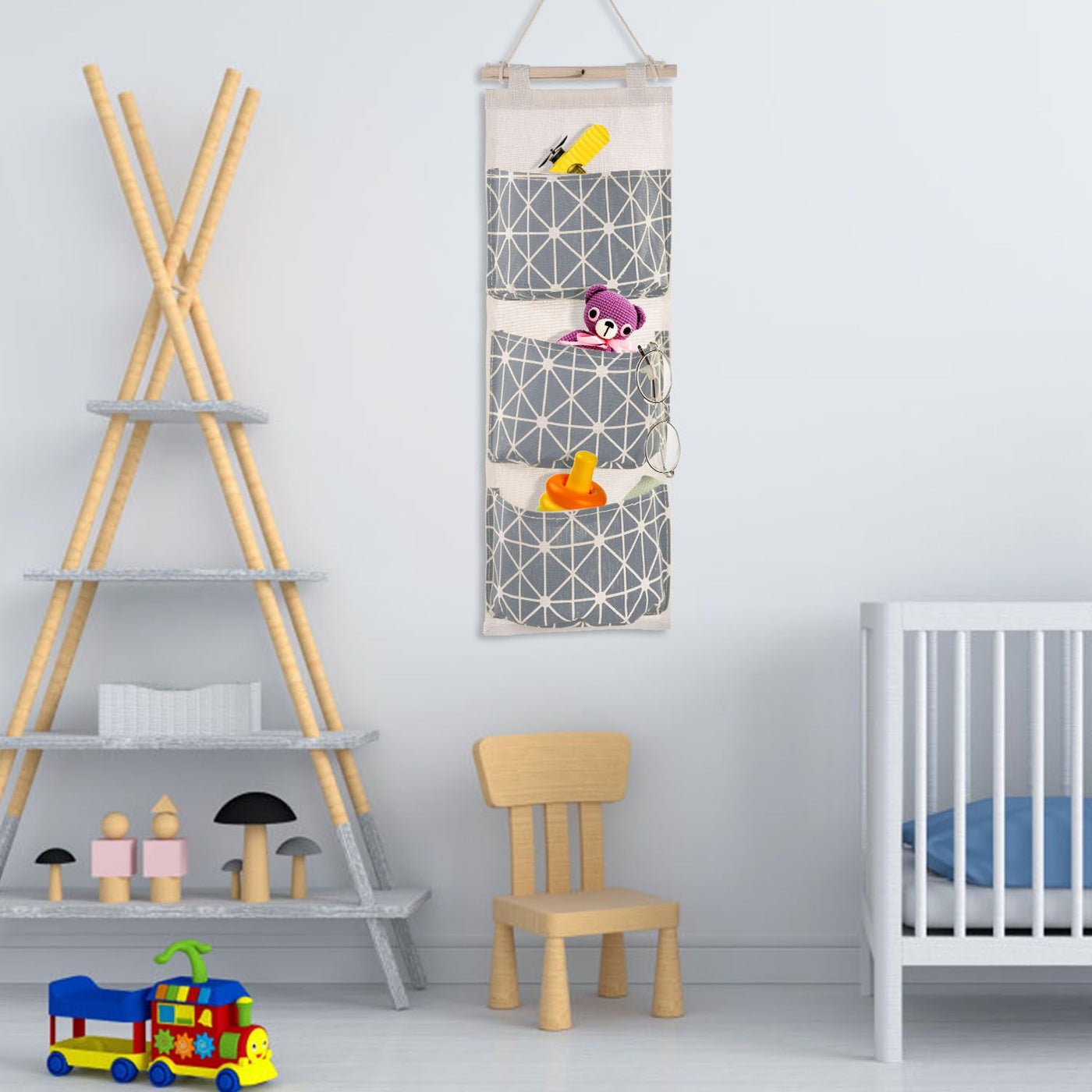 Waterproof Wall-Mounted Storage Bag Organizer detail close-up
