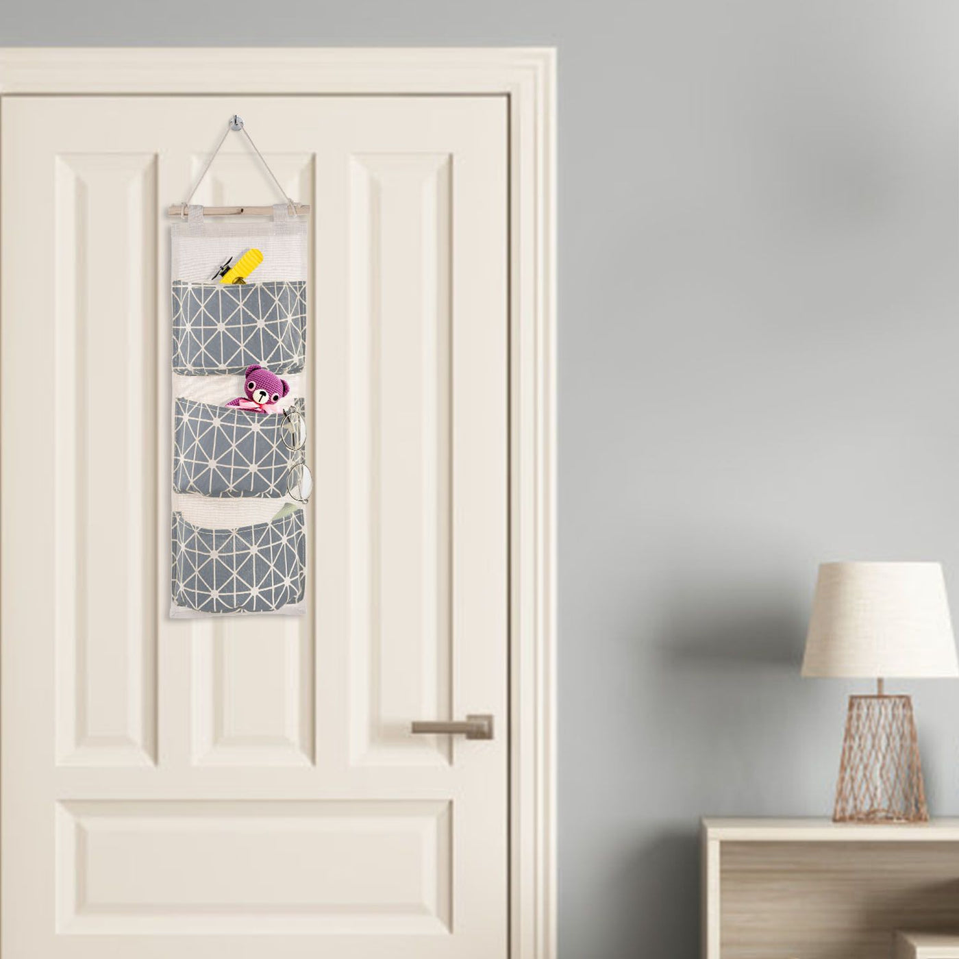 Waterproof Wall-Mounted Storage Bag Organizer feature detail