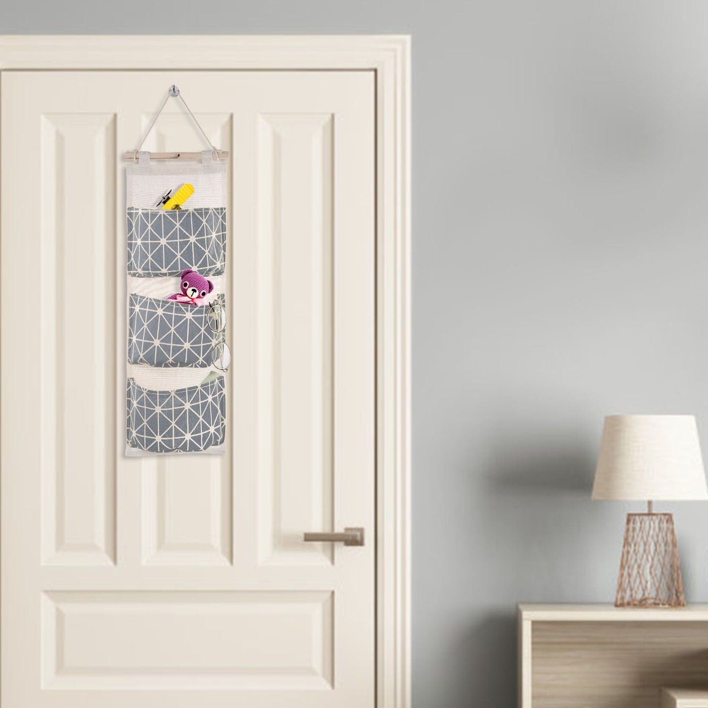 Waterproof Wall-Mounted Storage Bag Organizer feature detail