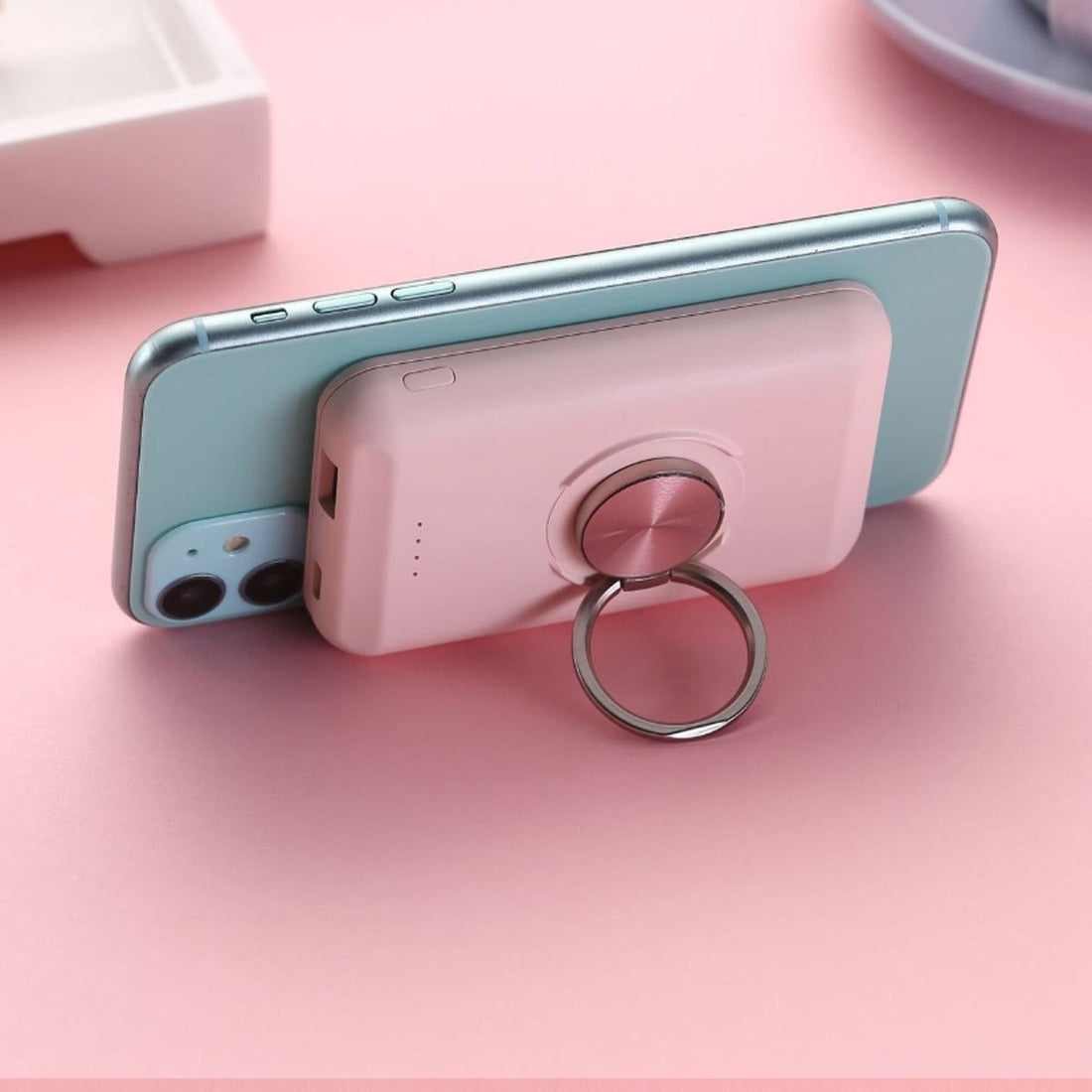 Wireless magnetic charger power bank, slim profile view