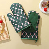 Cotton oven mitt flexible cuff design