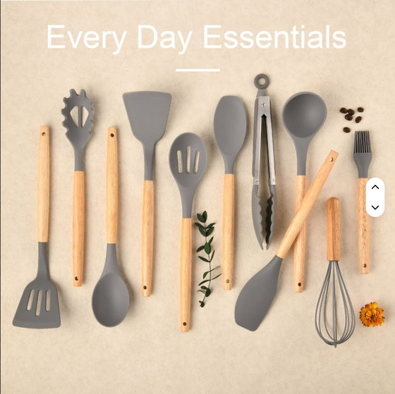 Silicone kitchen utensils set in holder crock