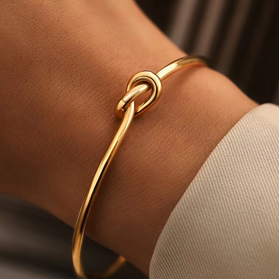 Minimalist Knot Women's Stainless Steel Bracelet 18K Gold Plated Heart Twist Jewelry
