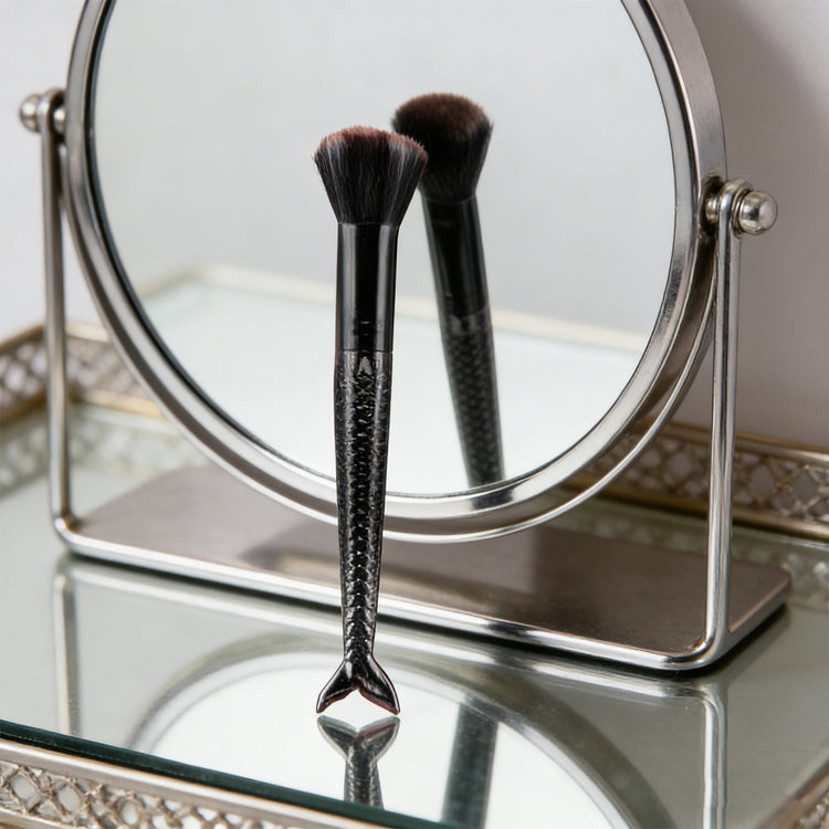 Foundation brush handle showing lightweight grip