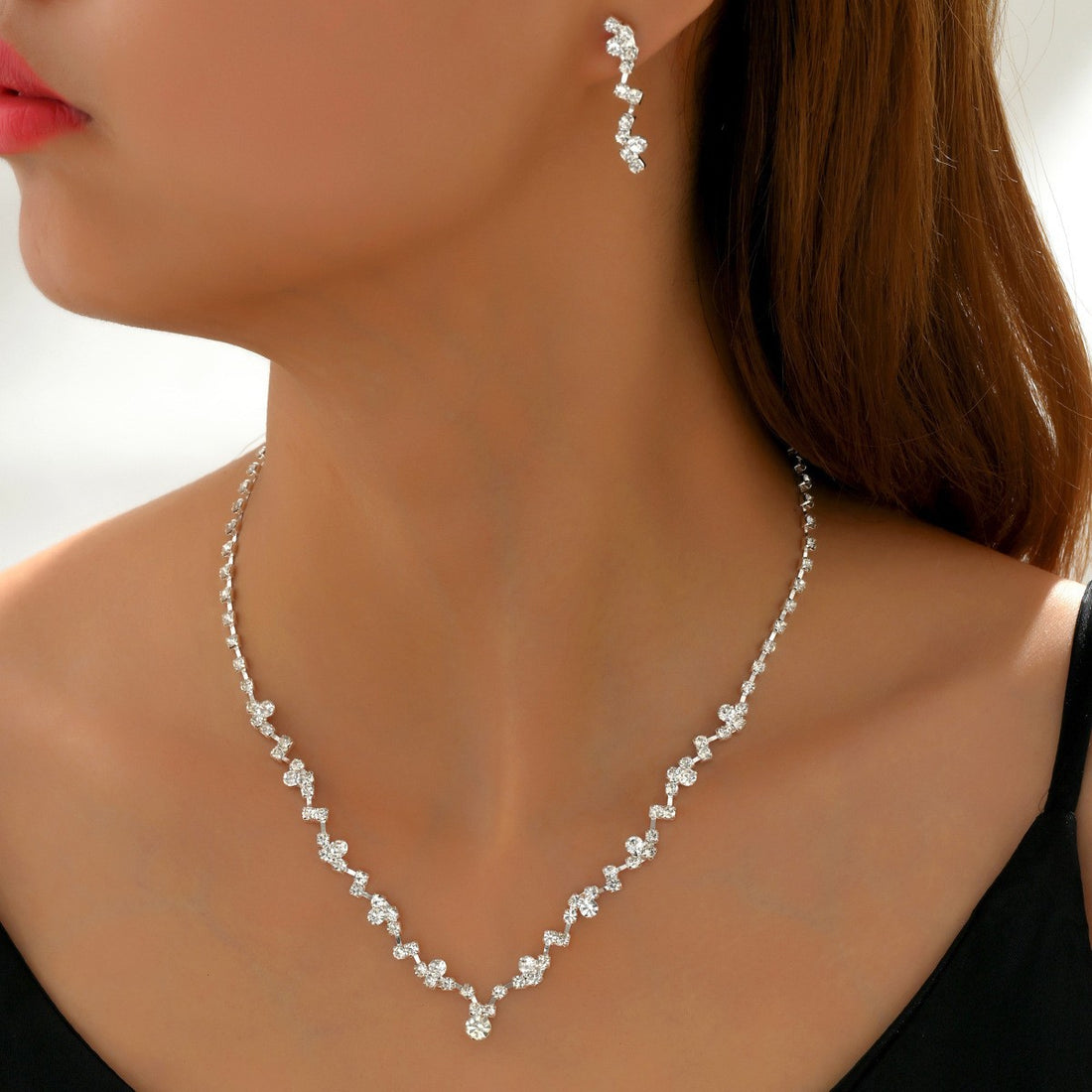 Rhinestone Geometric Pendant Necklace and Earrings Jewelry Set for Women Bridal Light Luxury