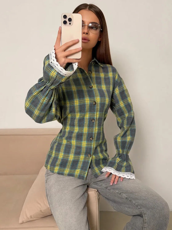Women's long-sleeve pocket blouse
