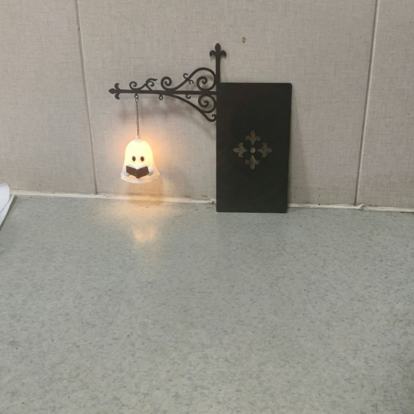 Ghost Bookshelf Lantern Iron Decorative Bookshelf Lamp