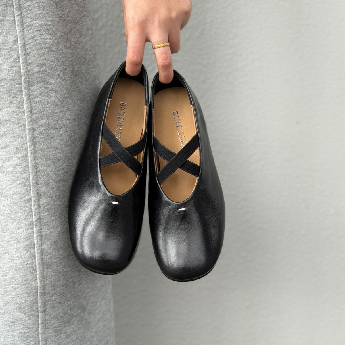 Vintage Cross-Strap Ballet Flat Shoes