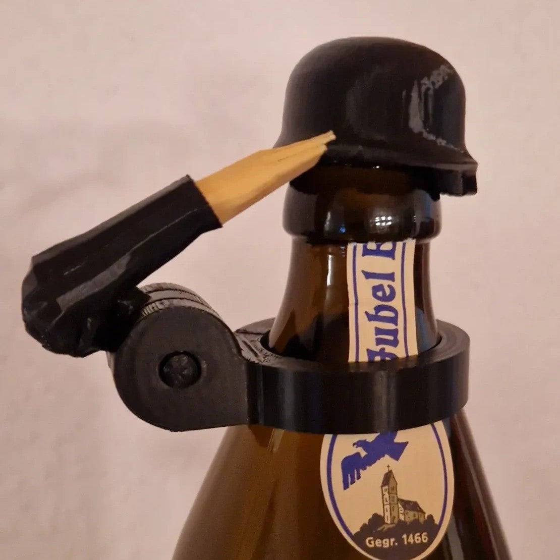 Soldier Salute Beer Bottle Helmet