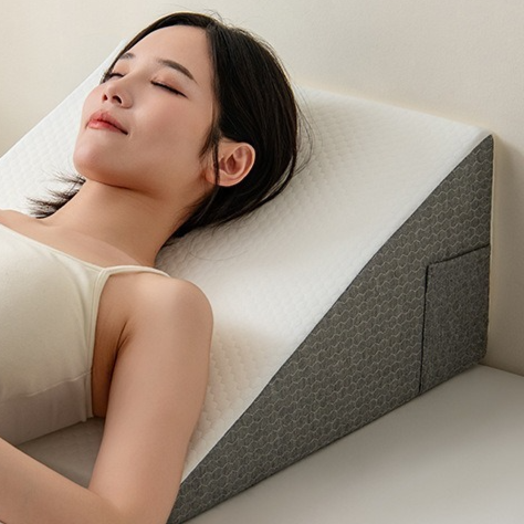 Triangular headrest, conical headrest