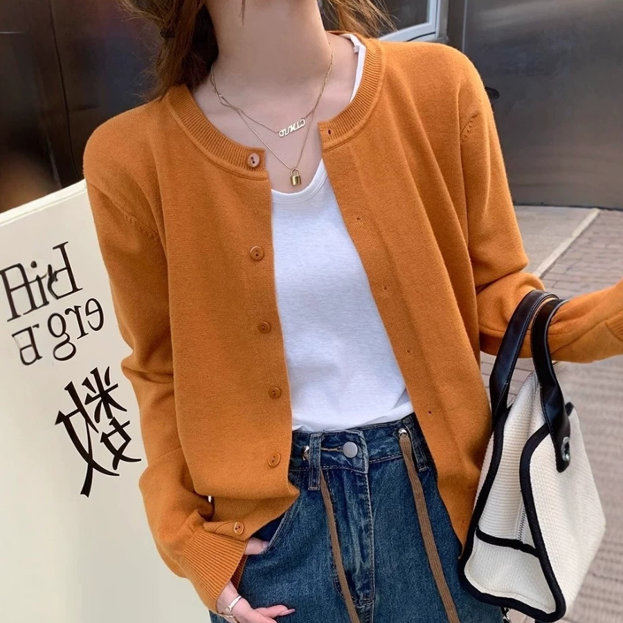 Women's long sleeve solid color knit cardigan with buttons, photo 1