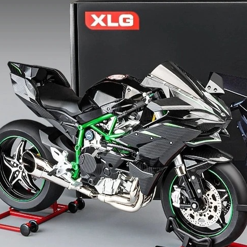Kawasaki H2R Alloy Motorcycle Model with Dynamic Effects