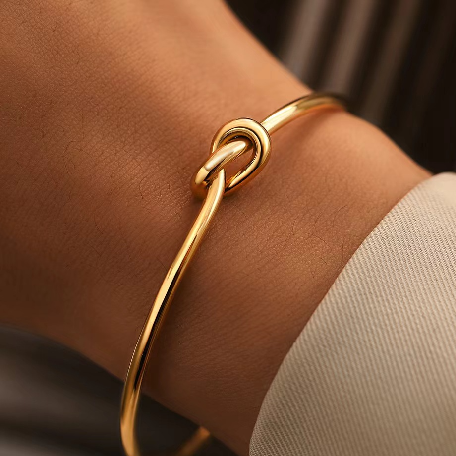 Minimalist Knot Women's Stainless Steel Bracelet 18K Gold Plated Heart Twist Jewelry