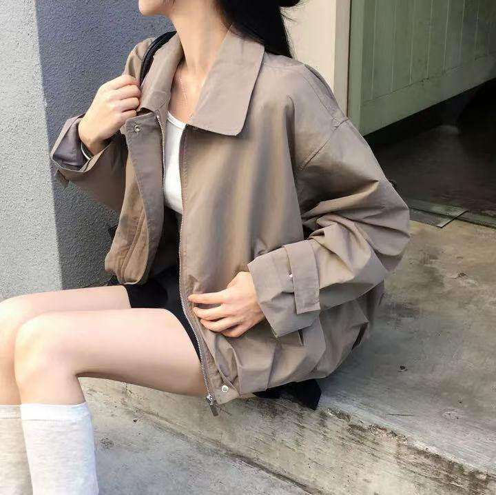 Women's short loose-fit trench coat with lapel collar, photo 6