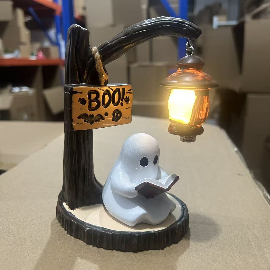 Halloween ghostly ghostly figurine