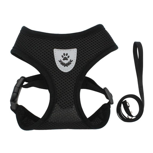 No pull dog harness in Red showing chest strap
