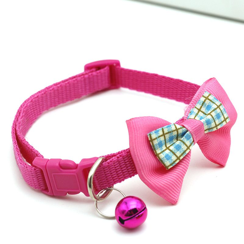 Bow tie cat collar buckle detail