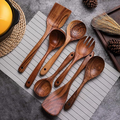 7-piece wooden kitchen utensils set in Teak Brown