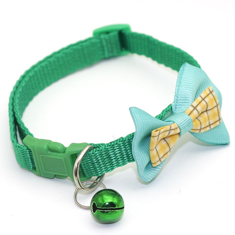 Cat collar bow tie bell ringing detail