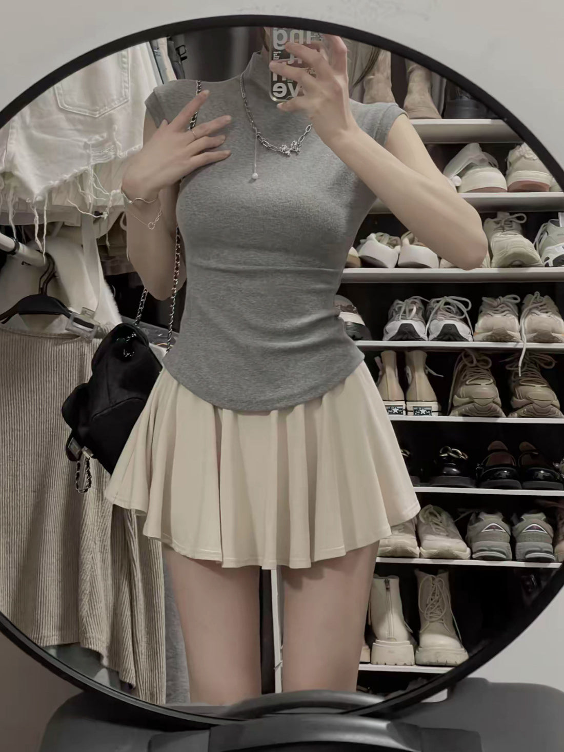 Women's asymmetrical half-turtleneck sleeveless short top, photo 4